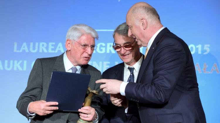 Prof. Stanisław Penczek (L) from the Centre of Molecular and Macromolecular Studies PAS in Łódź won the Foundation for Polish Science Prize 2015, considered the most prestigious scientific award in Poland. The Prize is presented by Prof. Andrzej Jerzmanowski (2R) and Maciej Żylicz (R) from the Foundation for Polish Science. The winners received statuettes and checks for 200 thousand zlotys during the awards ceremony at the Royal Castle. Photo: Fot. PAP/Rafał Guz 02.12.2015