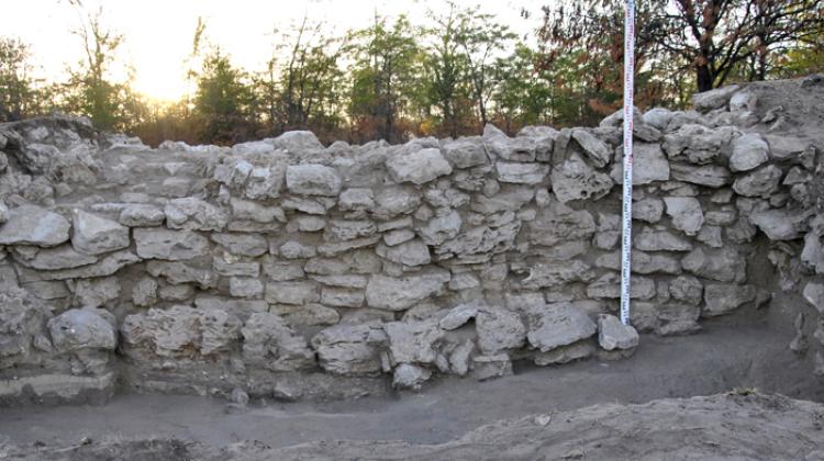 Fasada muru obronnego, fot. M. Matera