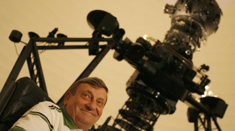 Na zdjęciu polski kosmonauta Mirosław Hermaszewski. Fot. PAP/Andrzej Grygiel 20.07.2009