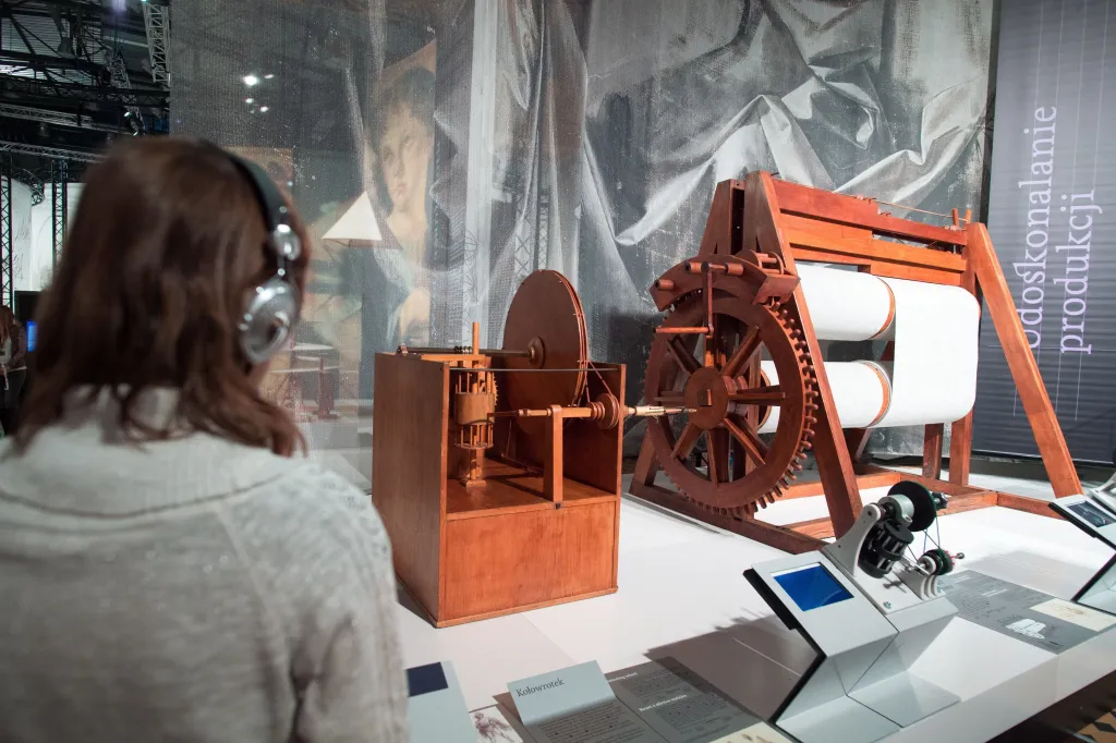 Polscy Leonardowie - część ekspozycji poświęcona polskim odkryciom w ramach wystawy "Leonardo da Vinci - Energia Umysłu" w EC1 w Łodzi. Fot. PAP/Grzegorz Michałowski 23.11.2017