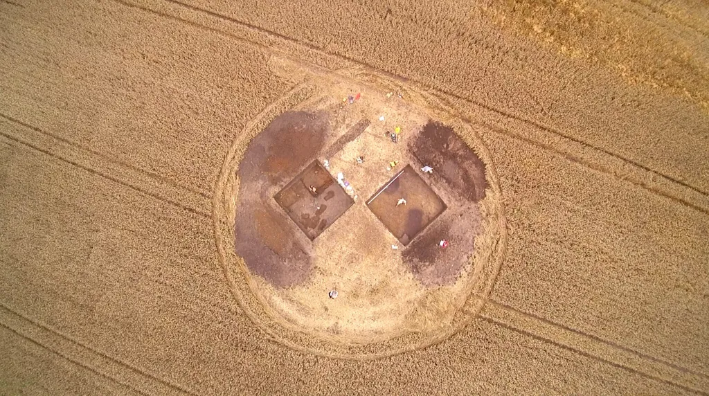 Teren wykopalisk z lotu ptaka. Fot. M. Wiewióra 