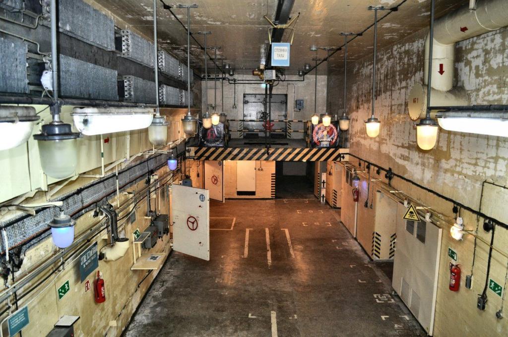 Główna sala jednego ze schronów do przechowywania głowic jądrowych w Podborsku. Fot. G. Kiarszys