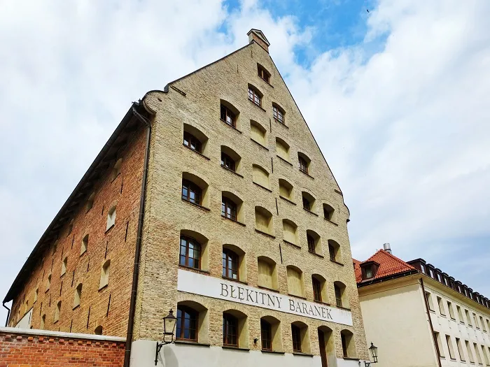 Wino w starożytnym Sudanie, spichlerz Błękitny Baranek, mat.prasowe