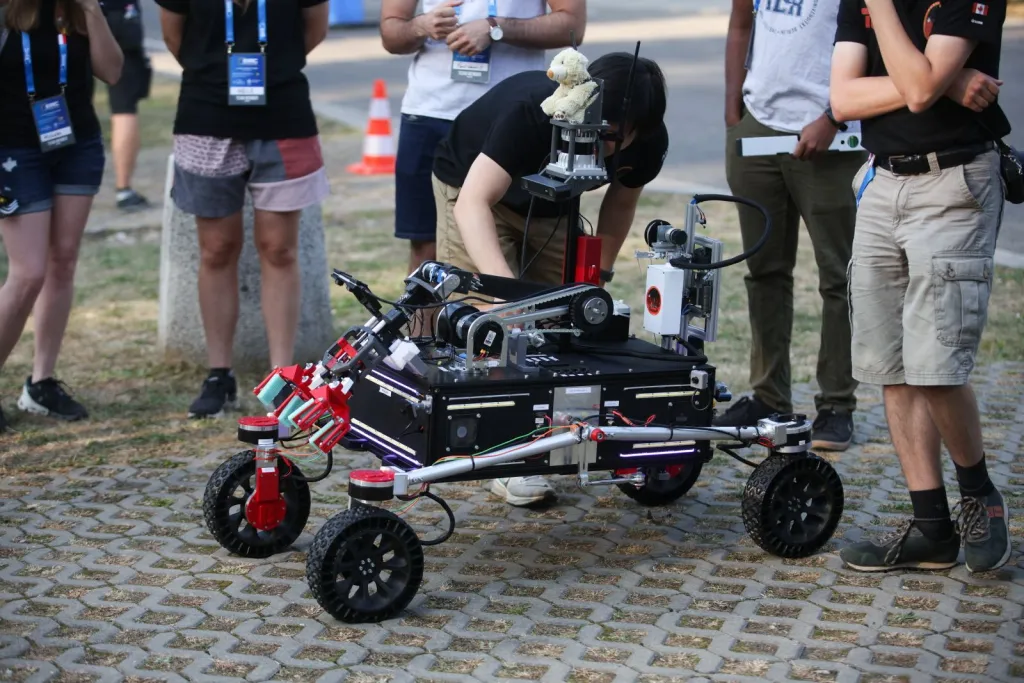 06.09.2024. 10. edycja zawodów łazików marsjańskich European Rover Challenge na terenie Akademii Górniczo-Hutniczej w Krakowie. PAP/Łukasz Gągulski