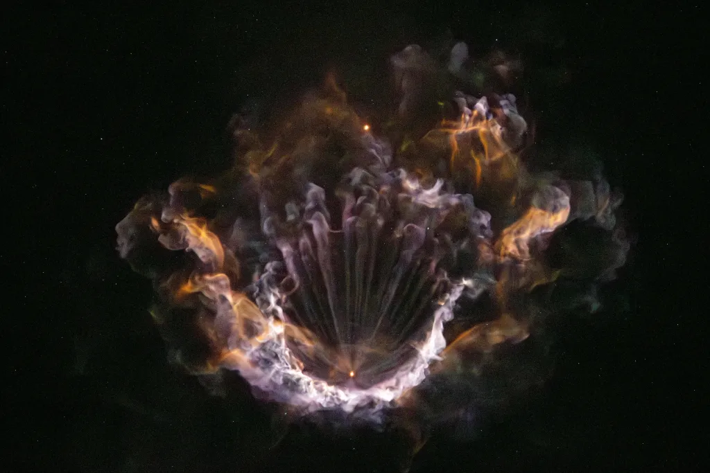 Floryda, 25.06.2025. Start rakiety Falcon 9 z kapsułą Crew Dragon z Centrum Kosmicznego Johna F. Kennedy’ego na przylądku Canaveral na Florydzie. W ramach misji Axiom-4 rakieta zabrała czwórkę astronautów, w tym Sławosza Uznańskiego-Wiśniewskiego na Międzynarodową Stację Kosmiczną (ISS). PAP/Leszek Szymański