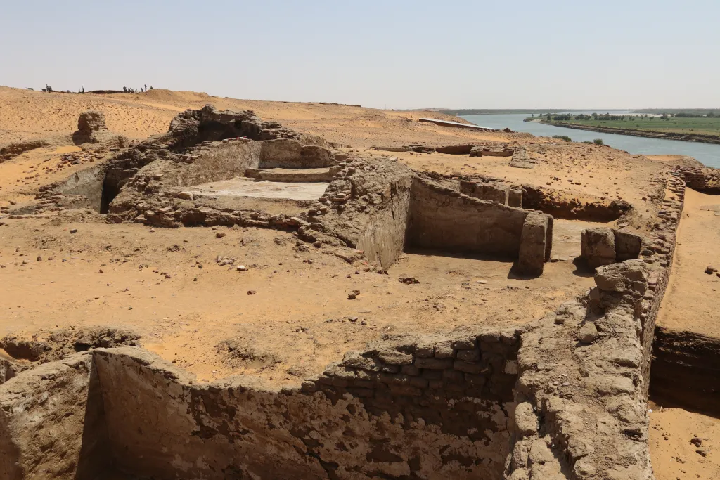  Dongola, tzw. Dom Króla. Fot. Maciej Wyzgol/ CAS UW.