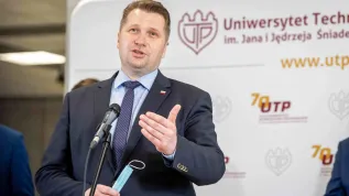 Minister edukacji i nauki Przemysław Czarnek podczas konferencji prasowej w Budynku Głównym Uniwersytetu Przyrodniczo-Technologicznego im. Jana i Jędrzeja Śniadeckich w Bydgoszczy, 27 bm. Konferencja dot. zmiany nazwy uczelni na Politechnikę Bydgoską. PAP/Tytus Żmijewski 27.05.2021