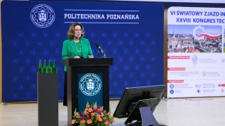 09.06.2025. Marszałek Senatu Małgorzata Kidawa-Błońska podczas VI Światowego Zjazdu Inżynierów Polskich i XXVIII Kongresu Techników Polskich pn. "Technika dla zdrowia i bezpieczeństwa", 9 bm. w Centrum Wykładowym Politechniki Poznańskiej w Poznaniu. (mr) PAP/Jakub Kaczmarczyk