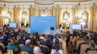 Warszawa, 14.06.2025. Prezes Fundacji na rzecz Nauki Polskiej prof. Maciej Żylicz na uroczystości wręczenia dyplomów laureatom i laureatkom programu START - Stypendia dla Młodych Uczonych. PAP/Tomasz Gzell