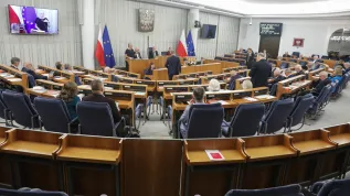 Warszawa, 31.07.2025. Senatorowie na sali obrad Senatu w Warszawie. PAP/Tomasz Gzell