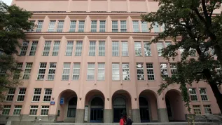 18.09.2013. Siedziba Szkoły Głównej Handlowej. PAP/Radek Pietruszka