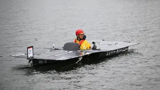 24.07.2026. Krakow Solar Boat Challenge 2026 na zalewie Bagry w Krakowie, 24 bm. To I edycja międzynarodowych zawodów łodzi zasilanych energią słoneczną. Organizatorem wydarzenia jest działające na krakowskiej Akademii Górniczo-Hutniczej Koło Naukowe AGH Solar Boat. (jm) PAP/Art Service