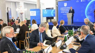 Warszawa, 07.09.2026. Marszałek Sejmu Włodzimierz Czarzasty podczas narodowej debaty o bezpieczeństwie klimatycznym Polek i Polaków w Sejmie, 7 bm. Debata organizowana jest m.in. przez Komitet ds. Kryzysu Klimatycznego Polskiej Akademii Nauk. PAP/Radek Pietruszka
