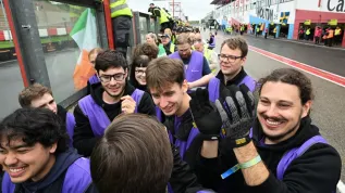 Załoga AGH Eko-Energia z AGH w Krakowie podczas wyścigu iLumen European Solar Challenge na torze Zolder w Heusden-Zolder w Belgii (mr) PAP/Wiktor Dąbkowski