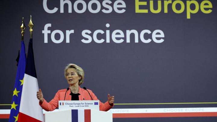 Francja/ Szefowa KE: UE chce przyciągnąć naukowców ze świata, w tym z USA