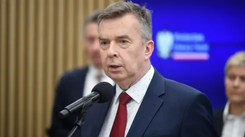 Warszawa, 20.12.2023. Minister nauki Dariusz Wieczorek podczas konferencji prasowej i przedstawienia członków kierownictwa Ministerstwa Nauki i Szkolnictwa Wyższego. PAP/Andrzej Lange