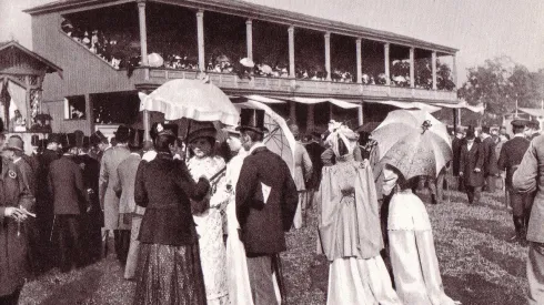 Konrad Brandel, Scena z wyścigów konnych, 1891 lub 1892 rok. Fot. Wikipedia, domena publiczna