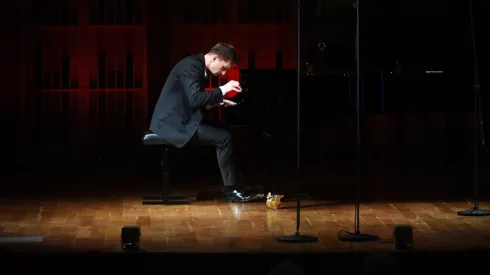 Białoruski pianista Kirył Keduk na koncercie Laureatów III Międzynarodowego Konkursu Muzyki Polskiej w Filharmonii Narodowej w Warszawie, 2023, (ad) PAP/Andrzej Lange