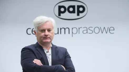 Warszawa, 22.10.2025. Na zdjęciu z 21 bm. informatyk, specjalista w dziedzinie AI prof. Piotr Sankowski w siedzibie Polskiej Agencji Prasowej w Warszawie. Piotr Sankowski był gościem Studia PAP. PAP/Rafał Guz