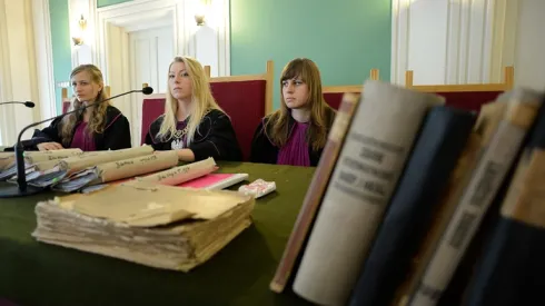 Studenci Wydziału Prawa, Administracji i Zarządzania Uniwersytetu Jana Kochanowskiego w Kielcach i inscenizacja procesu sądowego (rp/pkus) PAP/Piotr Polak