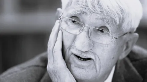 Jürgen Habermas na konferencji prasowej w Heinrich Heine Institute, Düsseldorf, Niemcy, 12 grudnia 2012 r. EPA/MARTIN GERTEN. Dostawca PAP/EPA