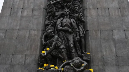 21.04.2024. Pomnik Bohaterów Getta w Warszawie. PAP/Paweł Supernak
