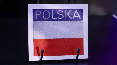 Warszawa, 07.07.2025. Prezentacja duplikatów przedmiotów które astronauta Sławosz Uznański-Wiśniewski zabrał ze sobą w kosmos, w stołecznym Centrum Nauki Kopernik. Fot. PAP/Albert Zawada