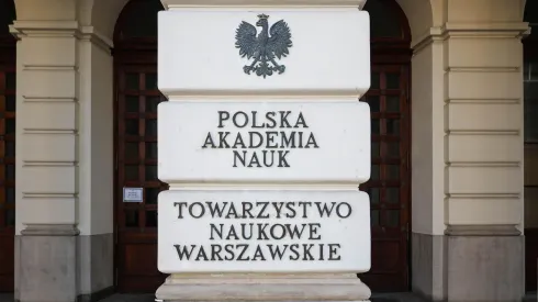 Warszawa, 13.11.2025. Siedziba Polskiej Akademii Nauk oraz Towarzystwa Naukowego w Pałacu Staszica w Warszawie. Fot PAP/Albert Zawada