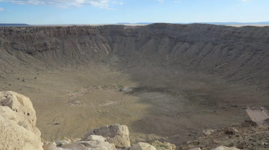 Największy ze znalezionych w Kraterze Barringera odłamków meteorytu waży 639 kilogramów. Fot. Paweł Wernicki