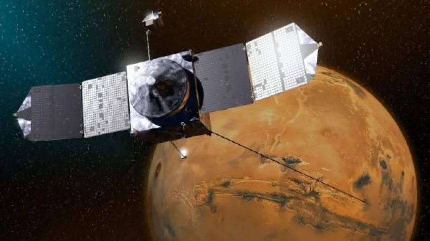 Wizualizacja sondy MAVEN na orbicie wokół Marsa. Źródło: NASA. 