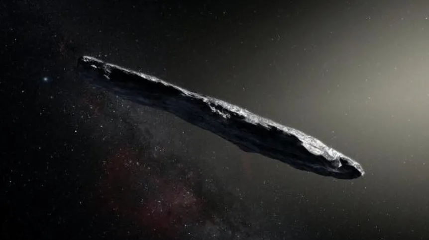 Artystyczna wizja międzygwiazdowej planetoidy 1I/2017 U1 (`Oumuamua). Obserwacje wskazują, że obiekt jest bardzo wydłużony – ma około dziesięć razy większą długość niż szerokość. Źródło: ESO/M. Kornmesser
