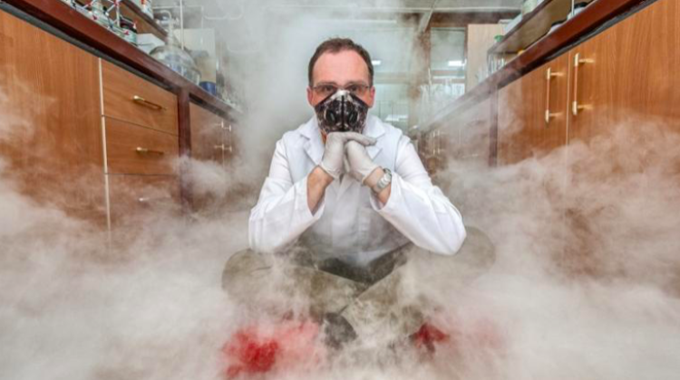 The analytical technique developed by the Warsaw-based scientists is a method of finding out about the finest details of the chemical structure of smog molecules. (Source: IPC PAS, Grzegorz Krzyzewski)
