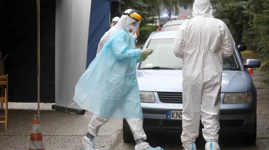 Nowy Sącz, 05.08.2020. Koronawirus w Polsce. Badania przesiewowe pod kątem zakażenia koronawirusem. Fot. PAP/Grzegorz Momot
