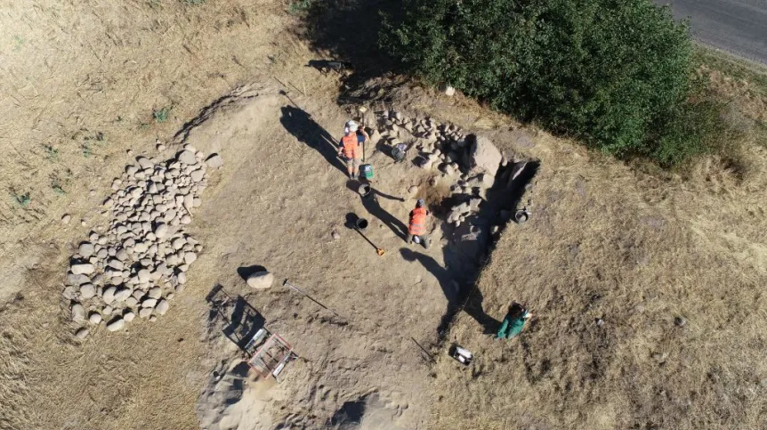 Archeolodzy w czasie badań, fot. Weronika Krzywicka