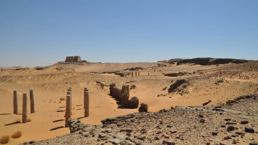 The mosque looms over the remains of the medieval city (Credit: Tomomi Fushiya/PCMA UW)