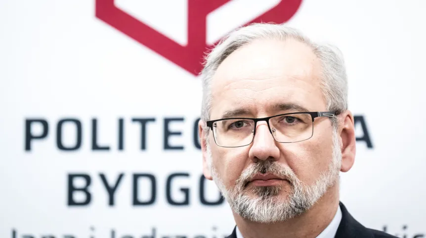 11.03.2023. Minister zdrowia Adam Niedzielski podczas briefingu prasowego w budynku głównym kampusu Politechniki Bydgoskiej im. Jana i Jędrzeja Śniadeckich, 11 bm. Konferencja dot. planów uczelni ws. uruchomienia studiów na kierunkach medycznych. PAP/Tytus Żmijewski