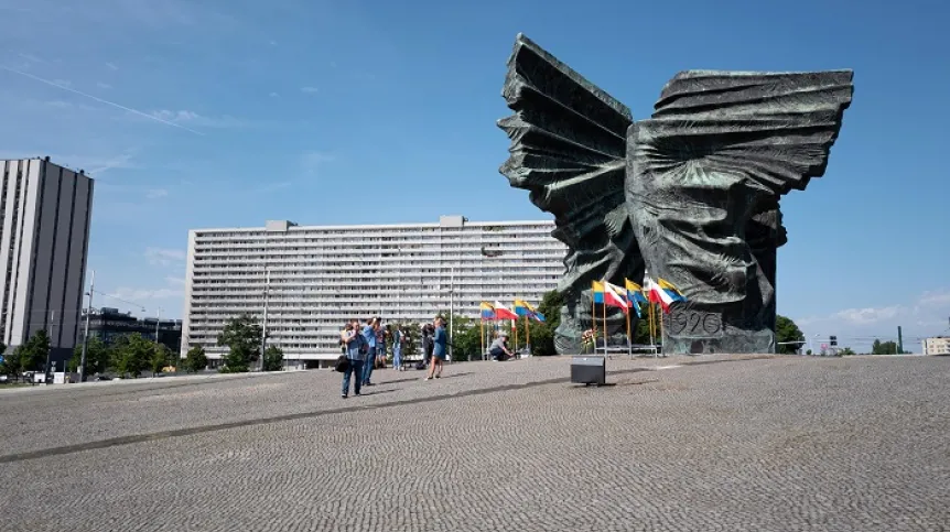 Katowice, 16.08.2021. Pomnik Powstańców Śląskich w Katowicach, 16 bm. (hb/doro) PAP/Hanna Bardo