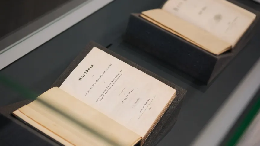29.02.2024. Odzyskane XIX-wieczne księgi przekazane do zbiorów Biblioteki Uniwersyteckiej we Wrocławiu, w Czytelni Biblioteki Narodowej w Warszawie. PAP/Mateusz Marek