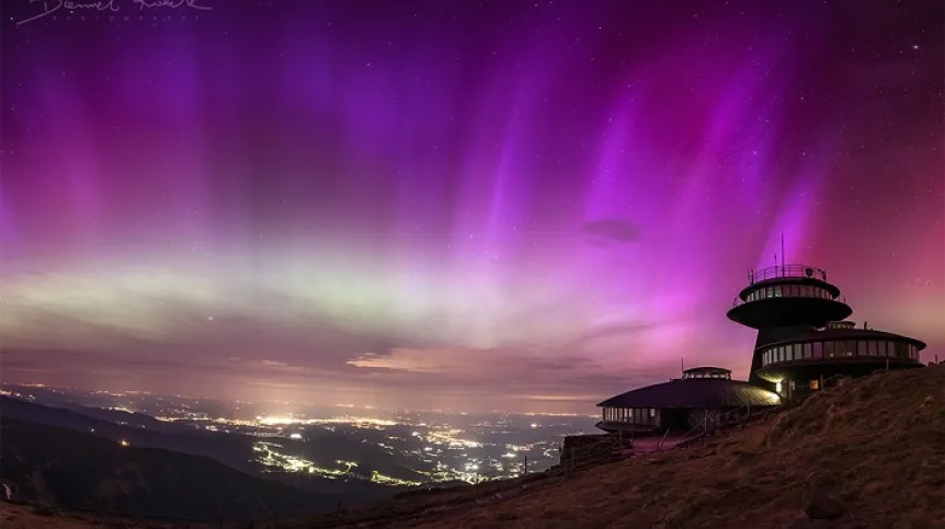 APOD NASA z 12 czerwca 2024 r. Zorza nad Śnieżką. Fot. Daniel Koszela 