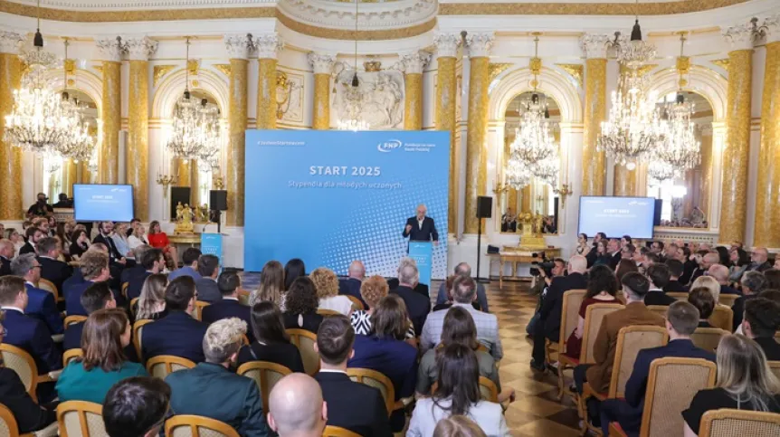 Warszawa, 14.06.2025. Prezes Fundacji na rzecz Nauki Polskiej prof. Maciej Żylicz na uroczystości wręczenia dyplomów laureatom i laureatkom programu START - Stypendia dla Młodych Uczonych. PAP/Tomasz Gzell