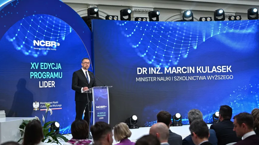 Warszawa, 17.06.2025. Minister nauki i szkolnictwa wyższego Marcin Kulasek na gali XV edycji programu LIDER, 17 bm. w siedzibie Politechniki Warszawskiej. Wydarzenie jest organizowane przez Narodowe Centrum Badań i Rozwoju. (mr) PAP/Radek Pietruszka