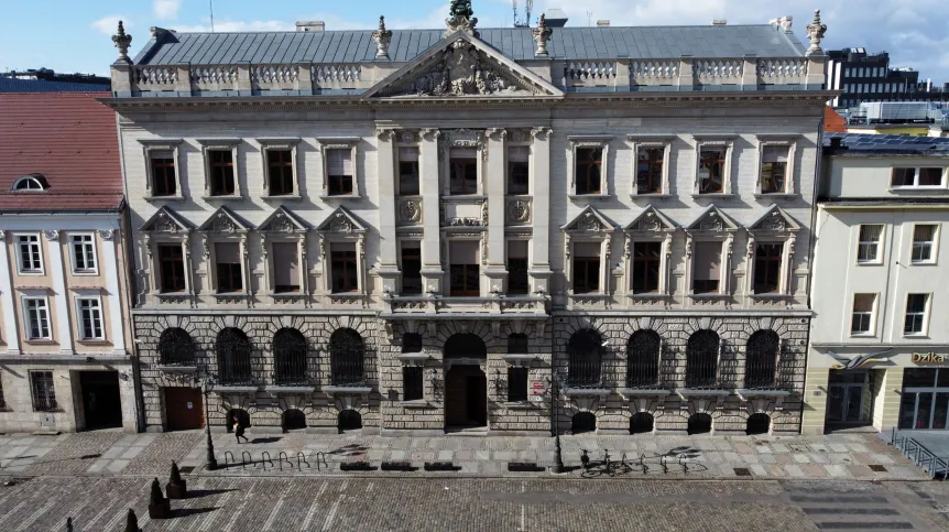 Szczecin, 12.03.2021. Budynek Akademii Sztuki mieszczący się w Pałacu „Pod Globusem” na placu Orła Białego w Szczecinie. PAP/Marcin Bielecki