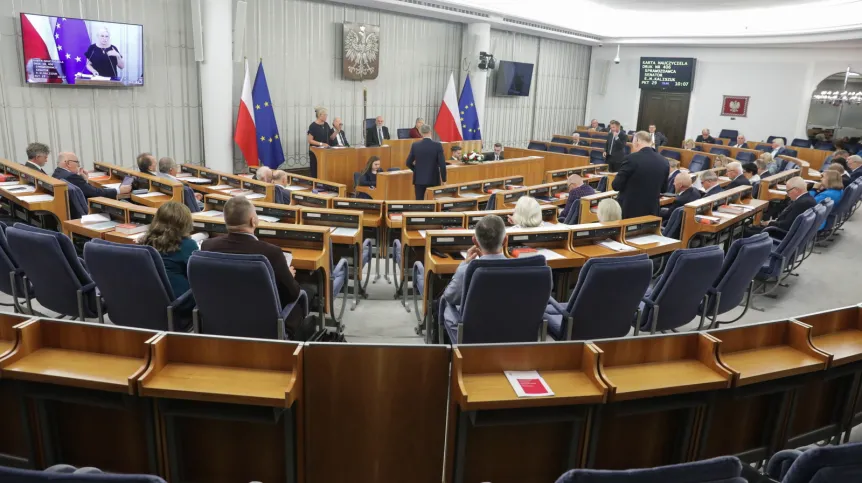 Warszawa, 31.07.2025. Senatorowie na sali obrad Senatu w Warszawie. PAP/Tomasz Gzell