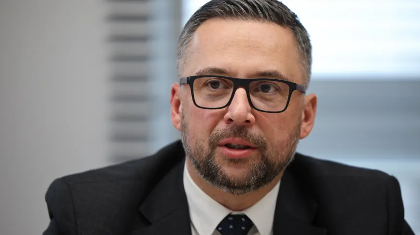 Dąbrowa Górnicza, 24.10.2025. Minister nauki i szkolnictwa wyższego Marcin Kulasek w Akademii WSB w Dąbrowie Górniczej, 24 bm. gdzie wziął udział w dyskusji dotyczącej przyszłości szkolnictwa wyższego w Polsce. (ad) PAP/Art Service