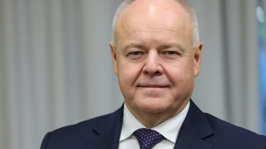 19.11.2025. Na zdjęciu z 18 bm. wiceminister nauki i szkolnictwa wyższego prof. Marek Gzik w siedzibie Polskiej Agencji Prasowej w Warszawie, 18 bm. Marek Gzik był gościem Studia PAP. PAP/Rafał Guz 