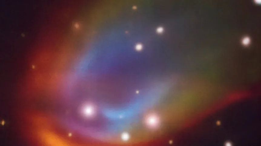 Zdjęcie wykonane instrumentem MUSE na Bardzo Dużym Teleskopie (VLT). Pokazuje łukową falę uderzeniową wokół białego karła RXJ0528+2838. Źródło: ESO/K. Iłkiewicz i S. Scaringi et al.