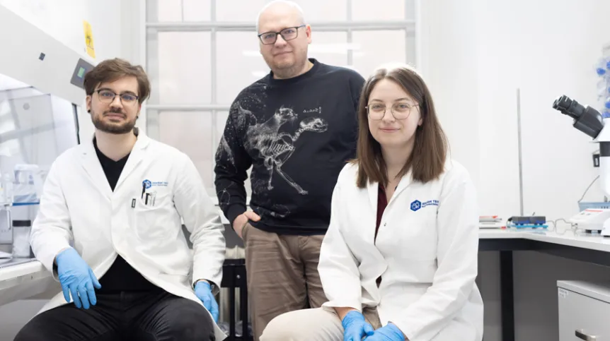 Dr Tomasz Swebocki, prof. PG, prof. Jacek Ryl, mgr Angelika Łepek. Fot. Łukasz Głowala / Politechnika Gdańska