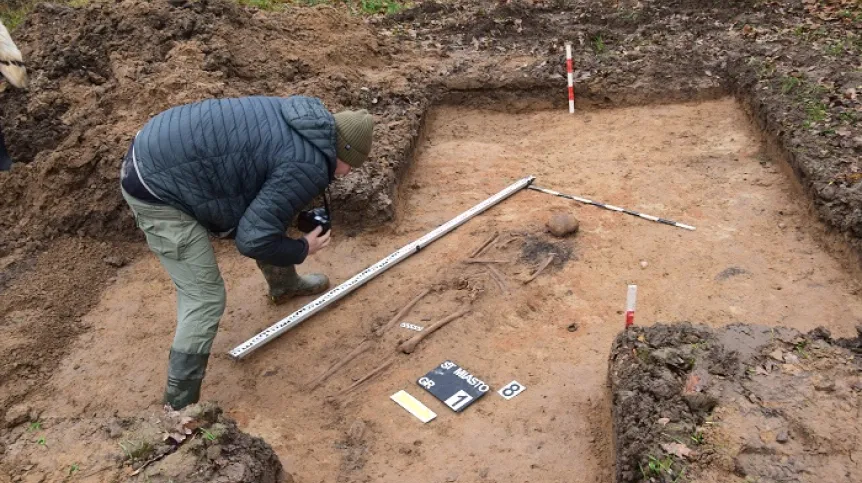 Stare miasto - odkrycie cmentarzyska. Źródło: Instytut Archeologii UG