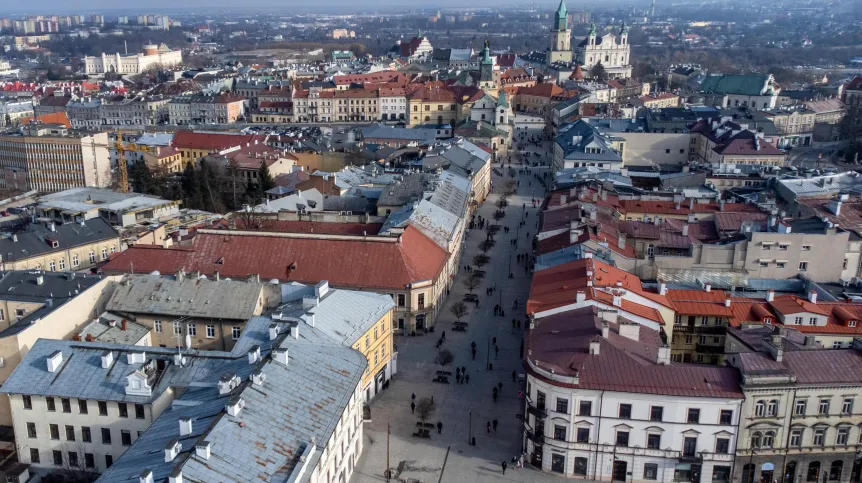 Lublin, 23.02.2025. Stare Miasto ul. Krakowskie Przedmieście. PAP/Wojtek Jargiło