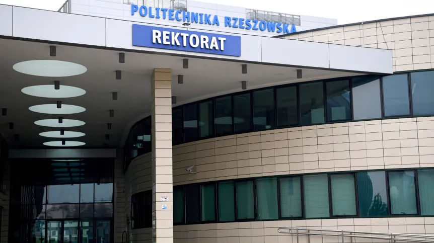 Rzeszów, 25.03.2021. Politechnika Rzeszowska im. Ignacego Łukasiewicza w Rzeszowie. PAP/Darek Delmanowicz